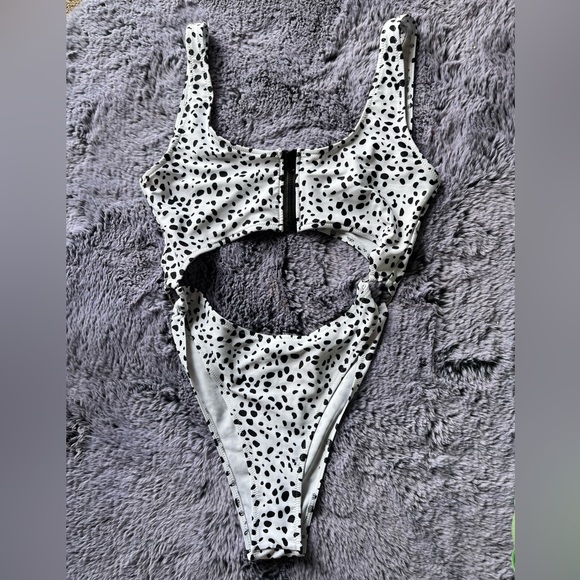 Dalmatian print one piece bikini - Picture 2 of 5